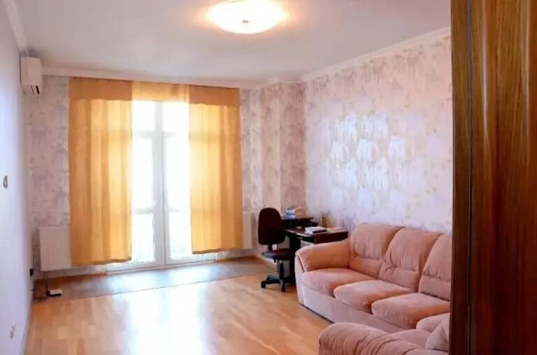 Предлагается к продаже двухкомнатная квартира в Диске на Маяковского