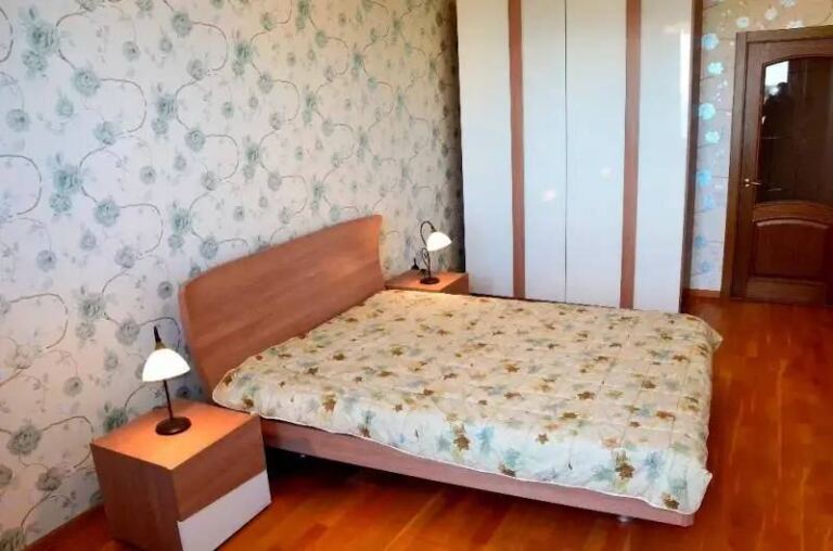 Предлагается к продаже двухкомнатная квартира в Диске на Маяковского